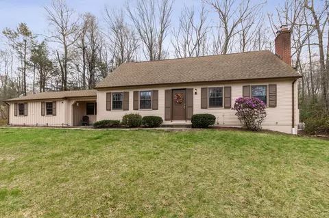 17 Fernwood Ln, Somers, CT 06071