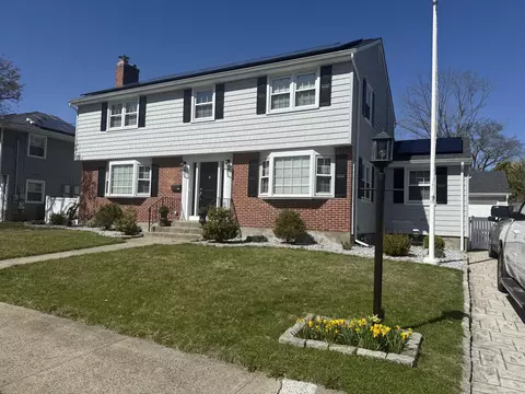 42 Edgemere Rd, Hamden, CT 06517