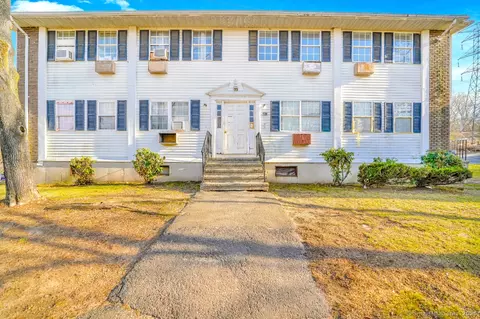 81 Angel Dr #D, Waterbury, CT 06708