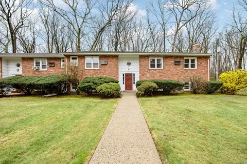 1113 Waterbury Rd #2D, Cheshire, CT 06410