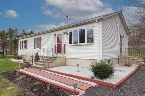 156 Green Hollow Rd, Killingly, CT 06239 photo 1