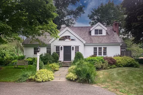 17 W Morris Rd, Morris, CT 06763