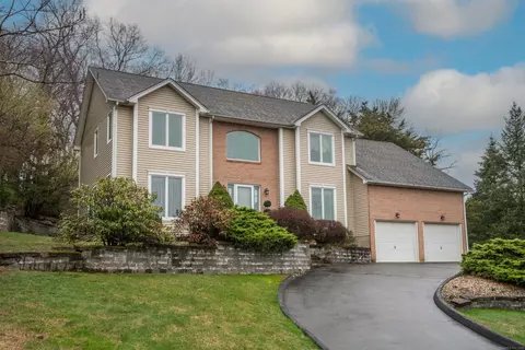 20 Fox Hill Dr, Rocky Hill, CT 06067
