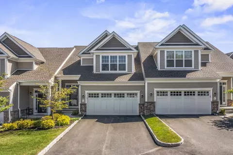 63 Great Hill Dr #63, Bethel, CT 06801