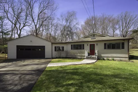 7 Chestnut Hill Rd, Norwalk, CT 06851
