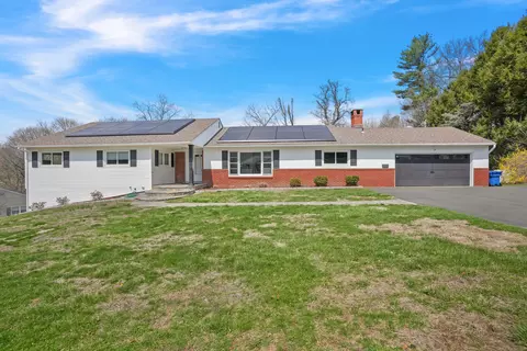 6 Deer Hill Dr, Danbury, CT 06810