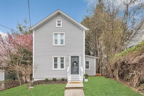 132 Pequot Ave, Fairfield, CT 06890