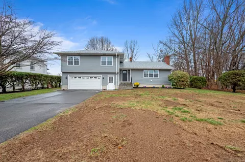 424 Como Ave, Waterbury, CT 06708