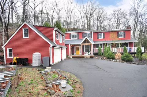 395 Saw Mill Rd, Guilford, CT 06437