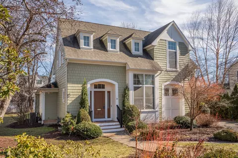 30 N Beacon St, Hartford, CT 06105