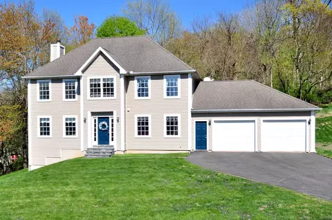 8 Rocamora Rd, Rocky Hill, CT 06067