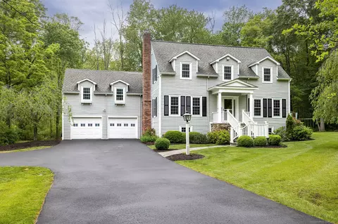 49 Lamppost Dr, Redding, CT 06896