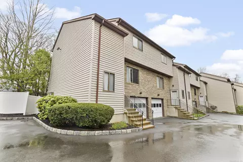 1169 Hope St #C2, Stamford, CT 06907