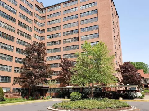 31 Woodland St #8M, Hartford, CT 06105