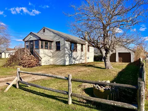 70 Portland Ave, Old Lyme, CT 06371