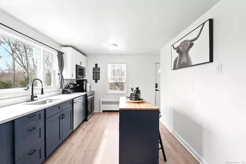51 Hebron Rd, Marlborough, CT 06447