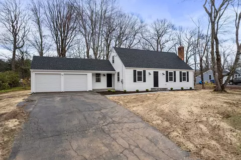 3 Julie Ln, Bloomfield, CT 06002