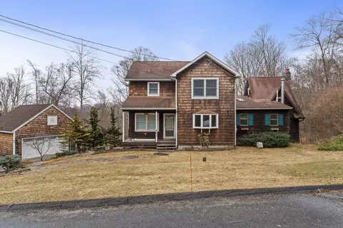 47 Candlewood Hts, New Milford, CT 06776