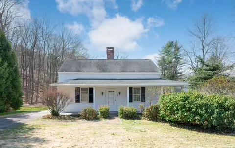44 Mountain Rd, Farmington, CT 06032