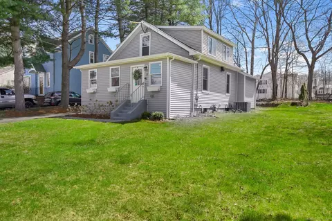 15 Elberta Ave, Trumbull, CT 06611
