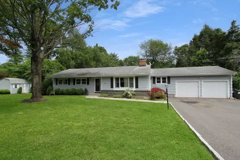 15 Old Stream Ln, Trumbull, CT 06611