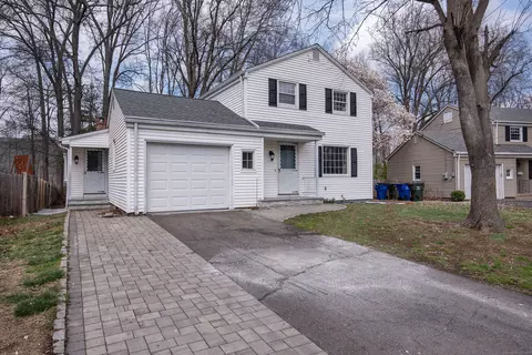 51 Shadow Ln, West Hartford, CT 06110