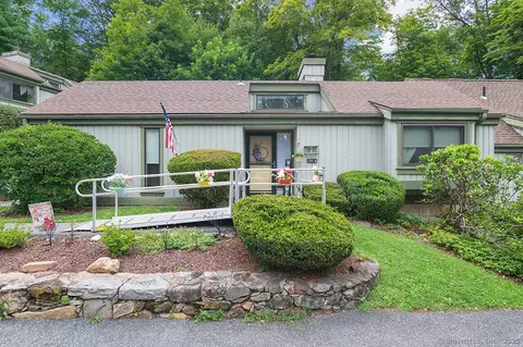 128 Heritage Vlg #A, Southbury, CT 06488
