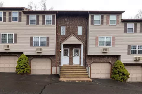 36 Willis St #4A, Bristol, CT 06010