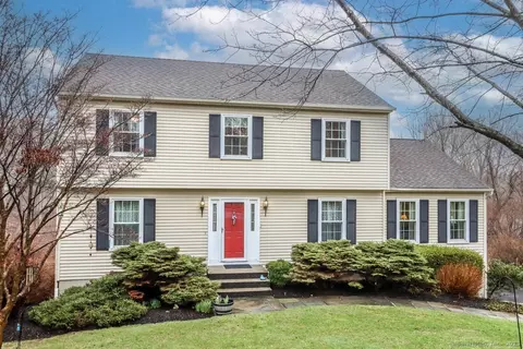 11 Glenbrook Dr, New Milford, CT 06776