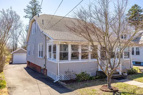 28 Tuttle Pl, East Haven, CT 06512