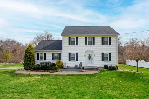 39 Overlook Dr, New Milford, CT 06776