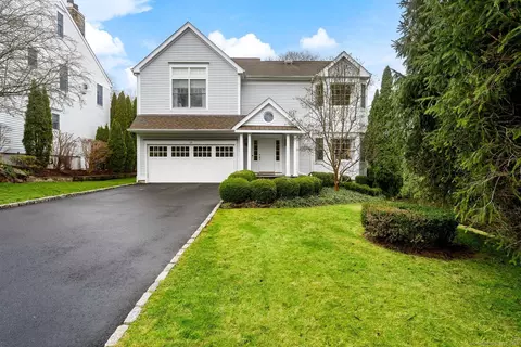33 Raymond St, Darien, CT 06820