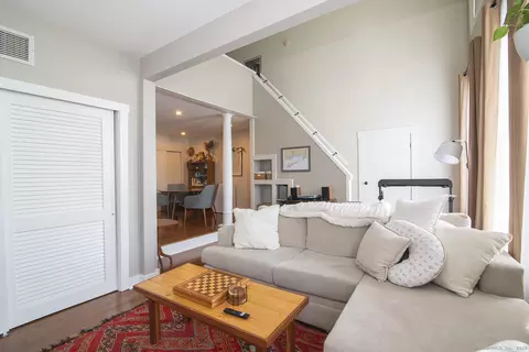5 W Broad St #20, Stonington, CT 06378