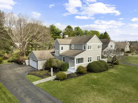 16 Sunset Creek Rd, Guilford, CT 06437