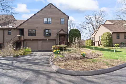 40 Stillmeadow Cir #40, Monroe, CT 06468