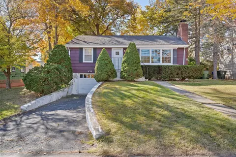 325 Hunyadi Ave, Fairfield, CT 06824