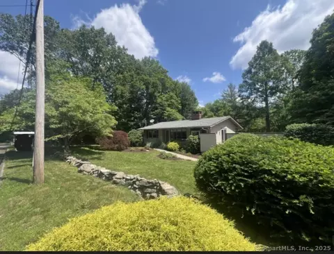 12 Fox Rd, Trumbull, CT 06611