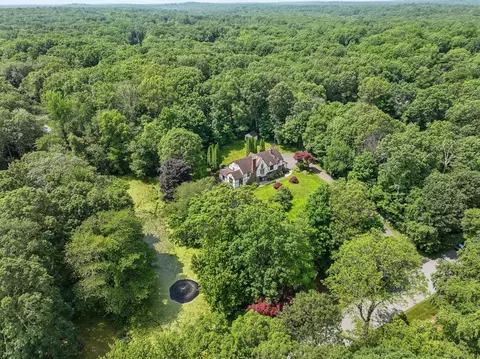 5 Tall Oaks Rd, Wilton, CT 06897