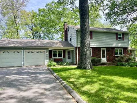 176 Ralph Rd, Manchester, CT 06040