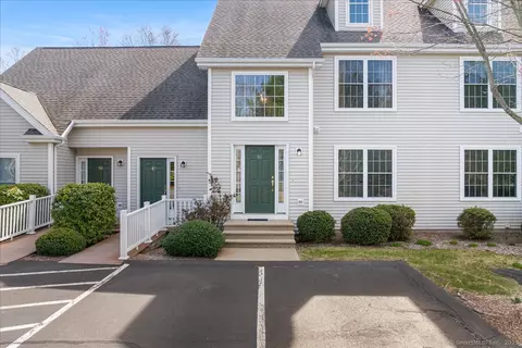 15 Freedom Way #91, Niantic, CT 06357