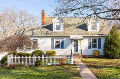 29 Indian Dr, Manchester, CT 06042