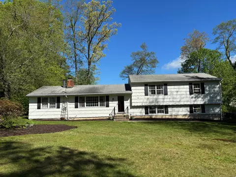 1 Hilldale Ln, Bethel, CT 06801