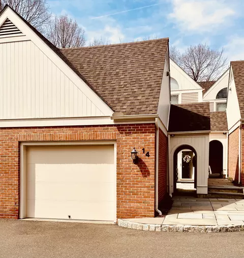 14 Sedgwick Village Ln #14, Darien, CT 06820