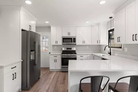 35 Wilson Rd, Wolcott, CT 06716