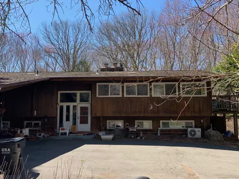 95 Curt Smith Rd, Southbury, CT 06488