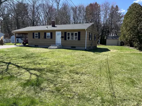 11 Briarcliff Dr, Windsor Locks, CT 06096