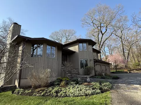 25 Rock Ridge Rd, Bridgewater, CT 06752