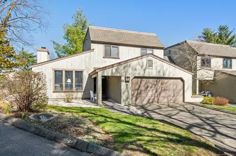 8 Conifer Ln #8, Avon, CT 06001