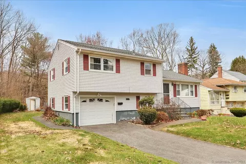 17 Howland St, Waterbury, CT 06708