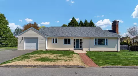 28 Deerfield Rd, Wethersfield, CT 06109